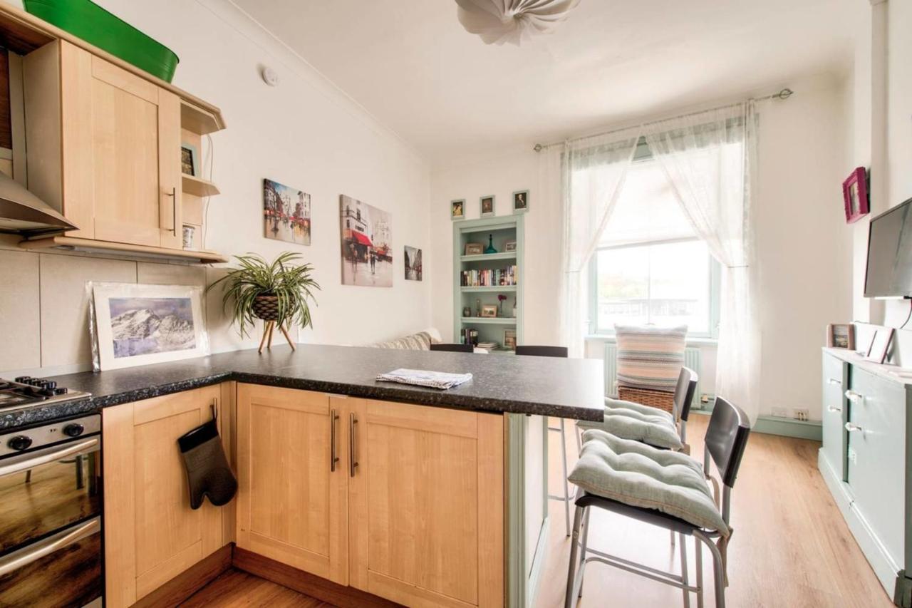 Guestready - Cosy Home 5 Minutes From Waverley! 에든버러 외부 사진
